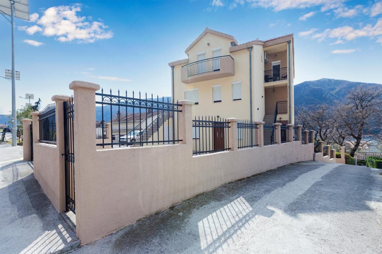 Apartments Donkovic Kotor Luaran gambar